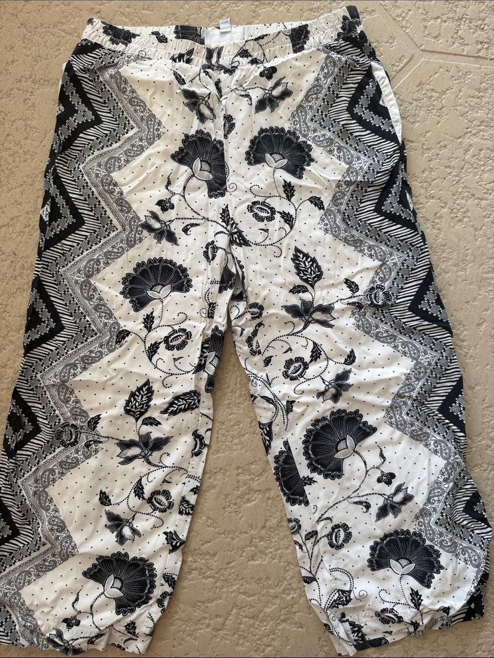 Gorgeous Black and White Floral Women's Pants